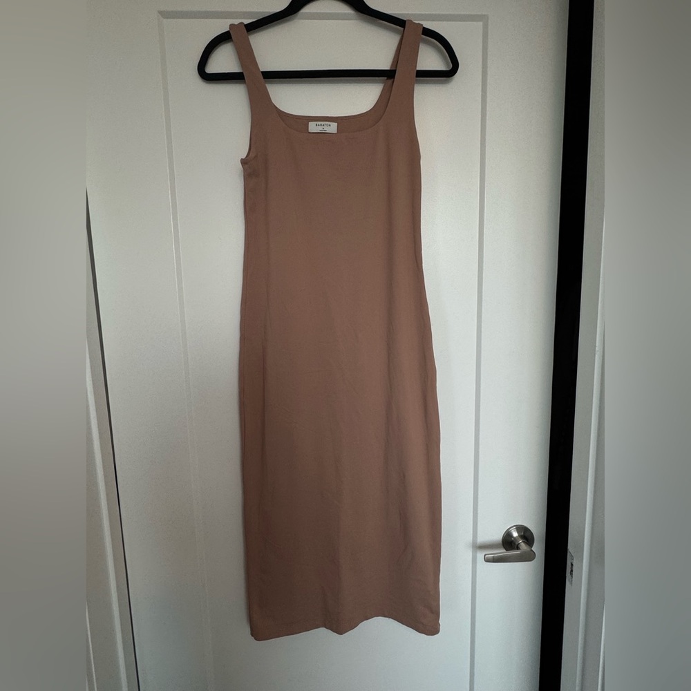 Aritzia Babaton Contour Square Neck midi Dress